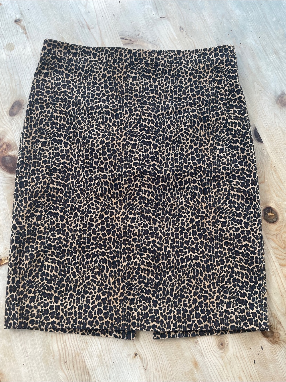 J. Crew Leopard Pencil Skirt Lined Suede Feel Neutral Chic Size 8